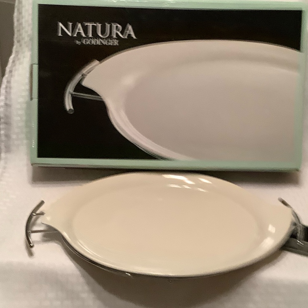 NATURA by GOLDINGER Cream Oval Platter with Silver Stand